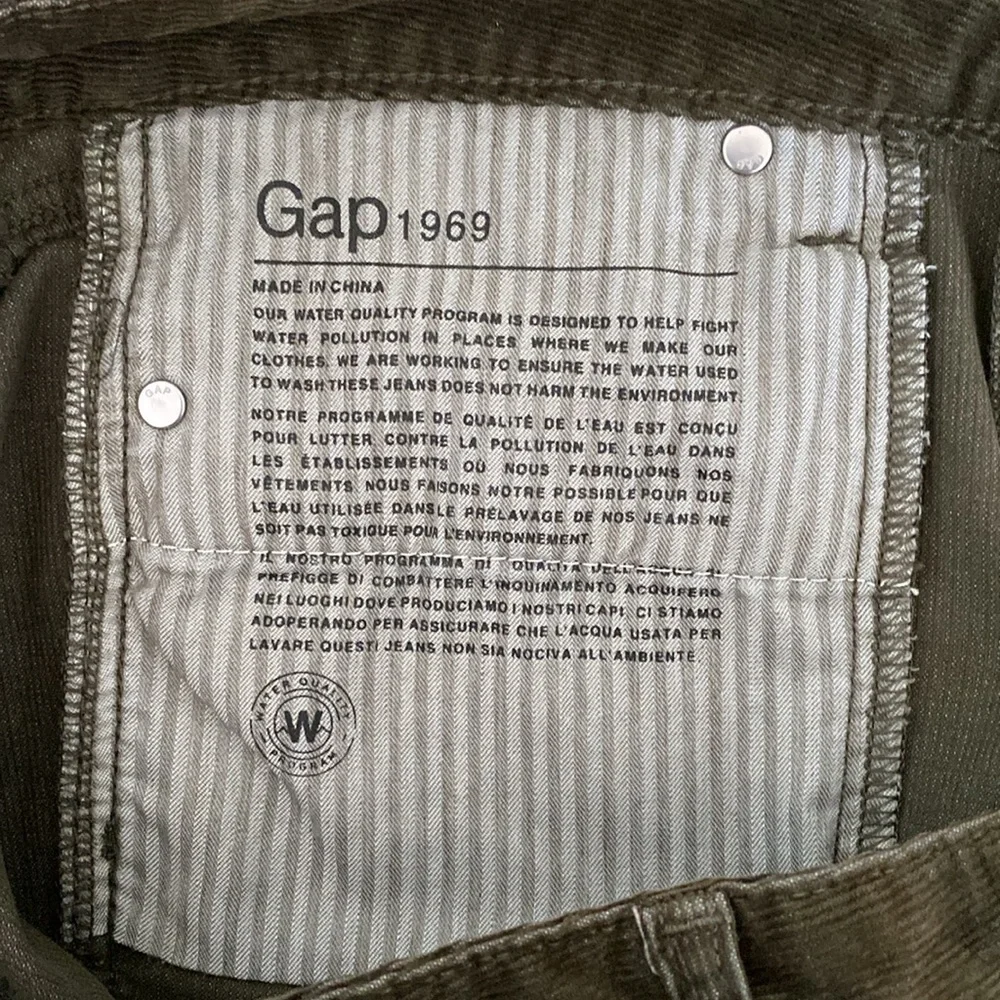 Like new Gap Perfect Boot corduroy pants - Picture 6 of 7